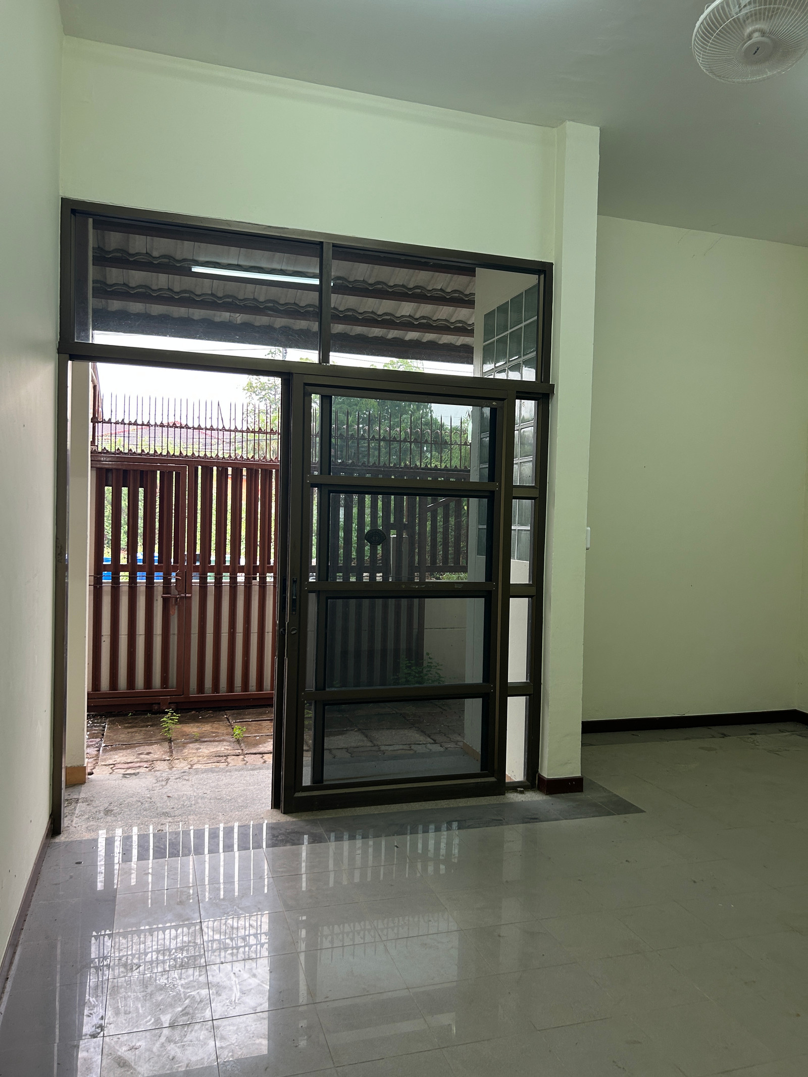 🏡 ขายทาวน์เฮ้าส์ 3 ชั้น รีโนเวทพร้อมอยู่ | พัฒนาการ 69 – รูปที่ 4