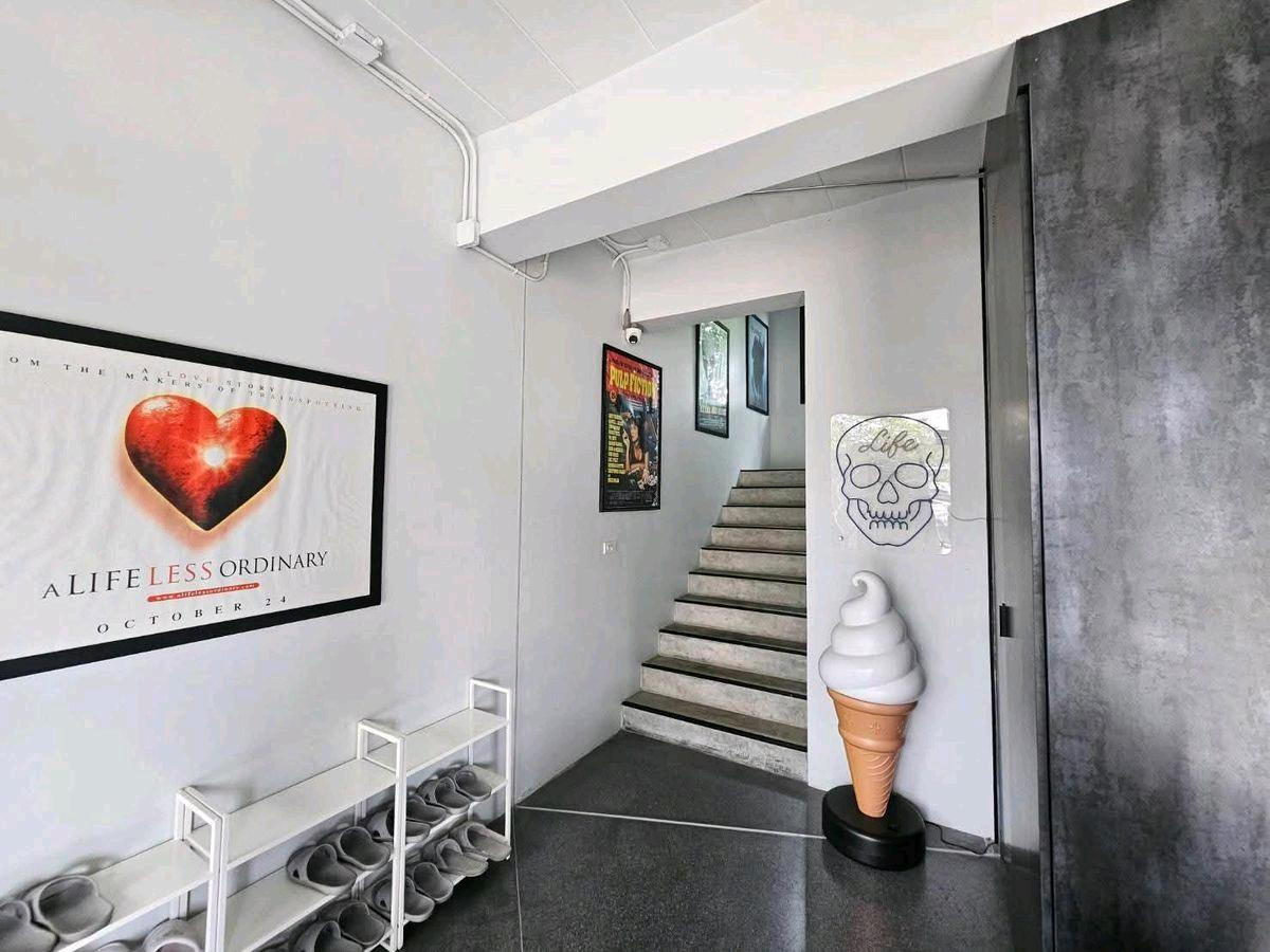 For Rent 𝑨𝑹𝑪𝑶 𝑯𝒐𝒎𝒆 𝑶𝒇𝒇𝒊𝒄𝒆 4 floors, along Ekkamai-Ramindra Expressway, corner house (next to Chic Republic), Soi Yothin Phatthana 11, potential location. For Rent 𝑨𝑹𝑪𝑶 𝑯𝒐𝒎𝒆 𝑶𝒇𝒇𝒊𝒄𝒆 4 floors, along Ekkamai-Ramindra Expressway, corner house (next to Chic Republic), Soi Yothin Phatthana 11, potential location.