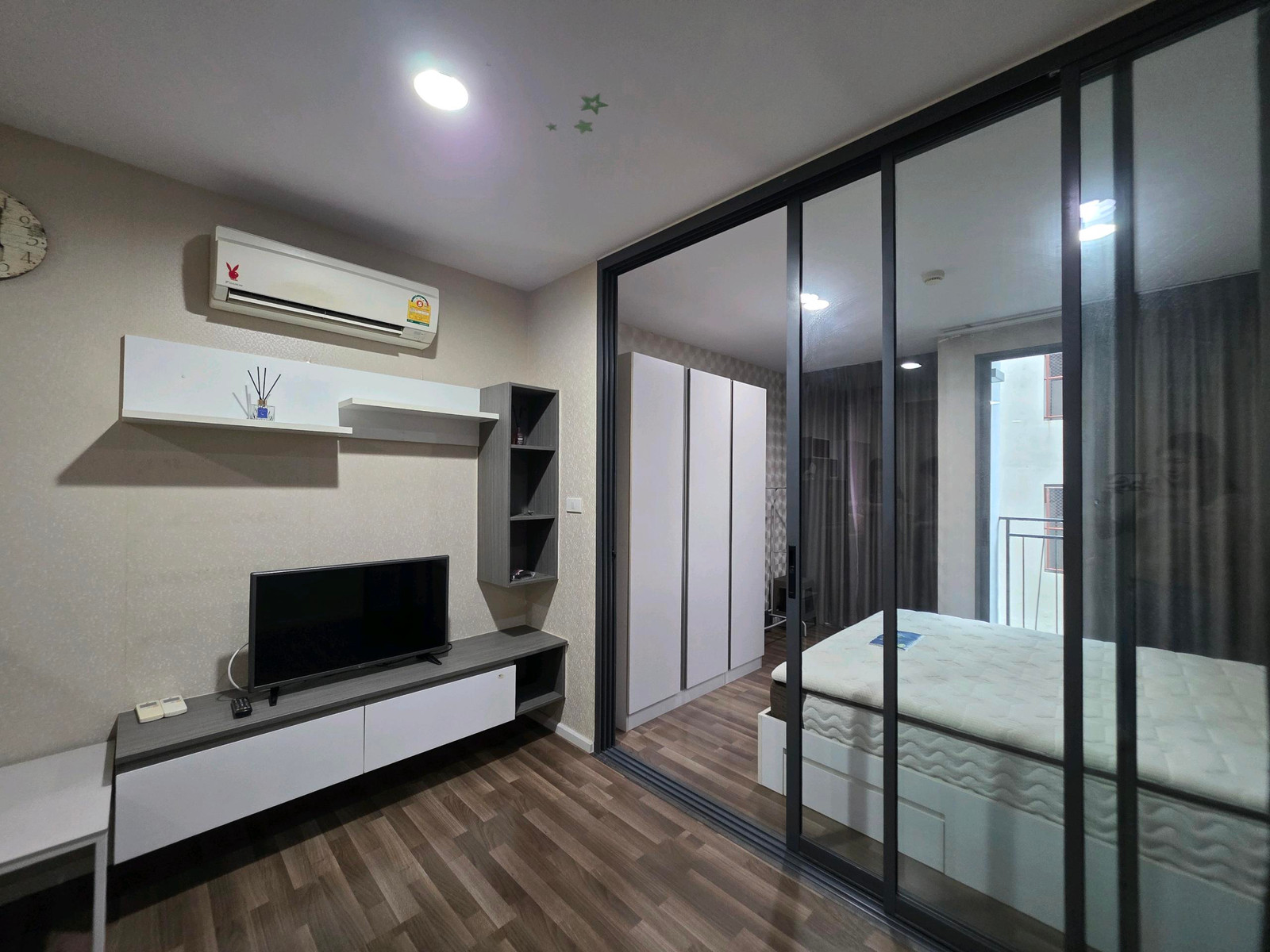 Room in good condition, cheap price, ready to move in at Living Nest condo Ramkhamhaeng. Room in good condition, cheap price, ready to move in at Living Nest condo Ramkhamhaeng.