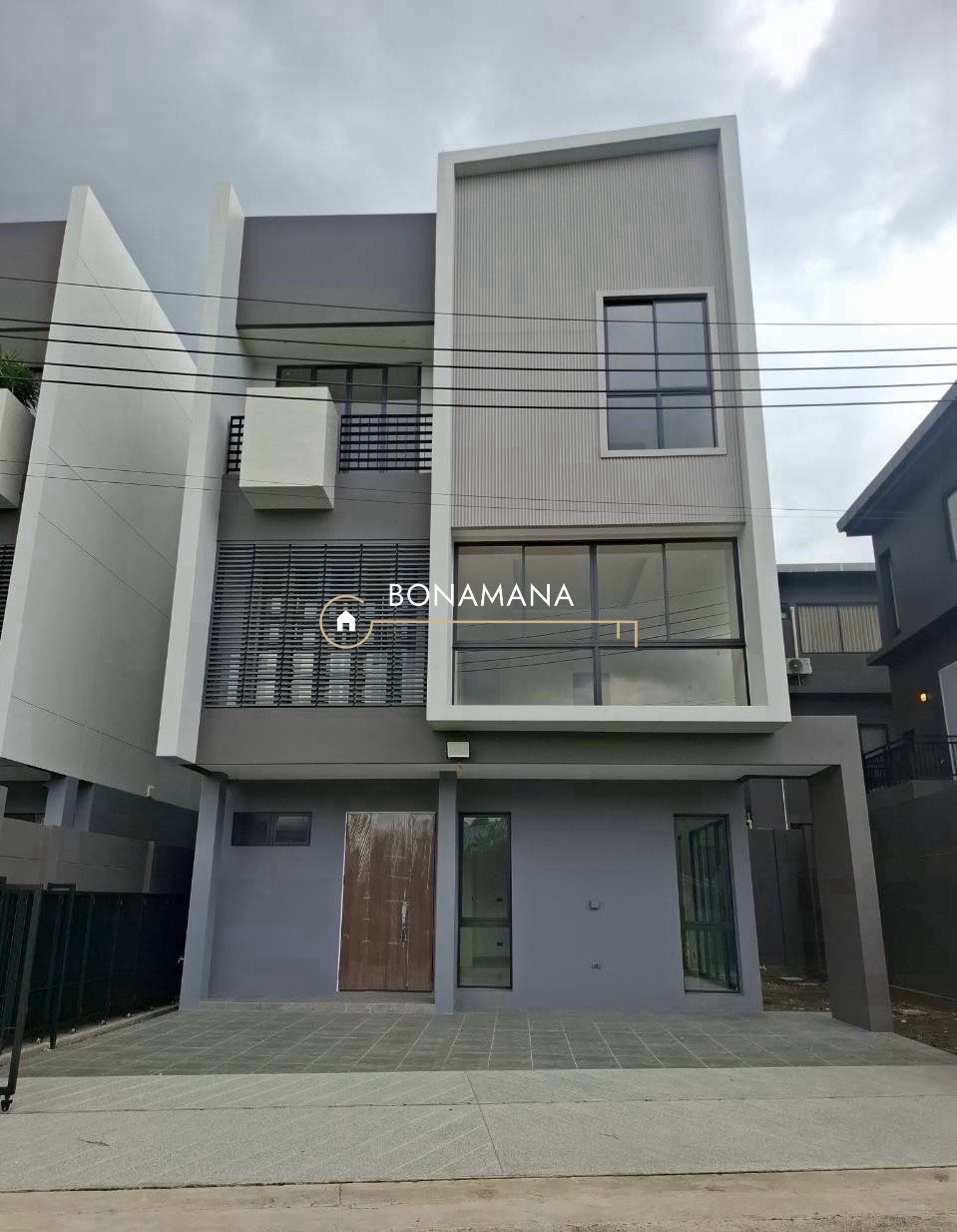 Single house for rent, Lat Phrao 101 (MRT Lat Phrao 101: 850m) Single house for rent, Lat Phrao 101 (MRT Lat Phrao 101: 850m)