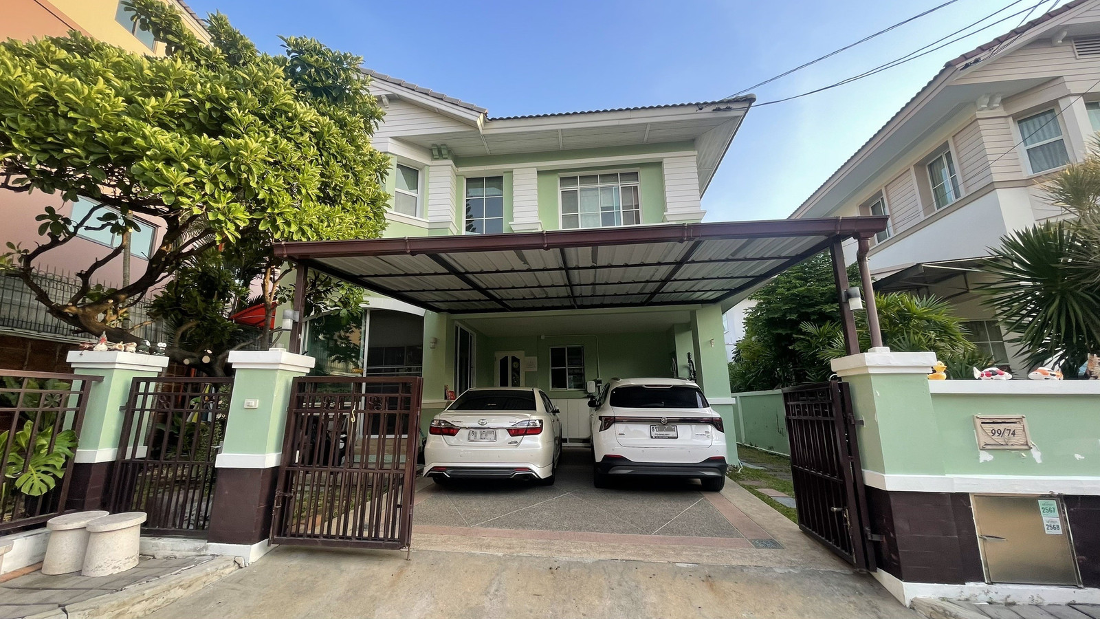 HOT DEAL! Beautiful Corner Detached House for Sale – Mantana Onnut - Outer Ring 1 (Sukhaphiban 2) Great condition, quiet & private atmosphere, located in a prime location with easy access to the city center.