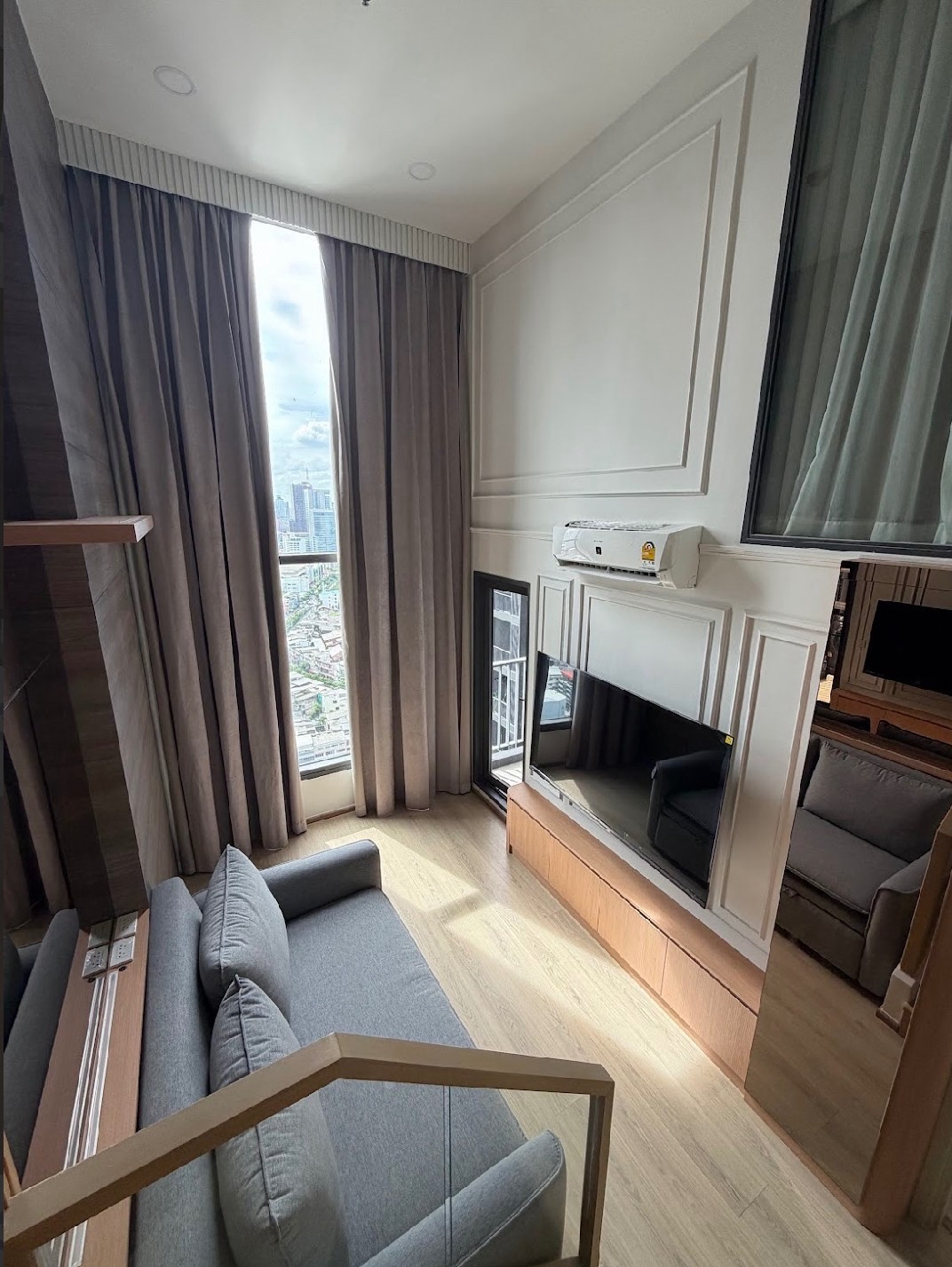 duplex 2 beds 1 bath
