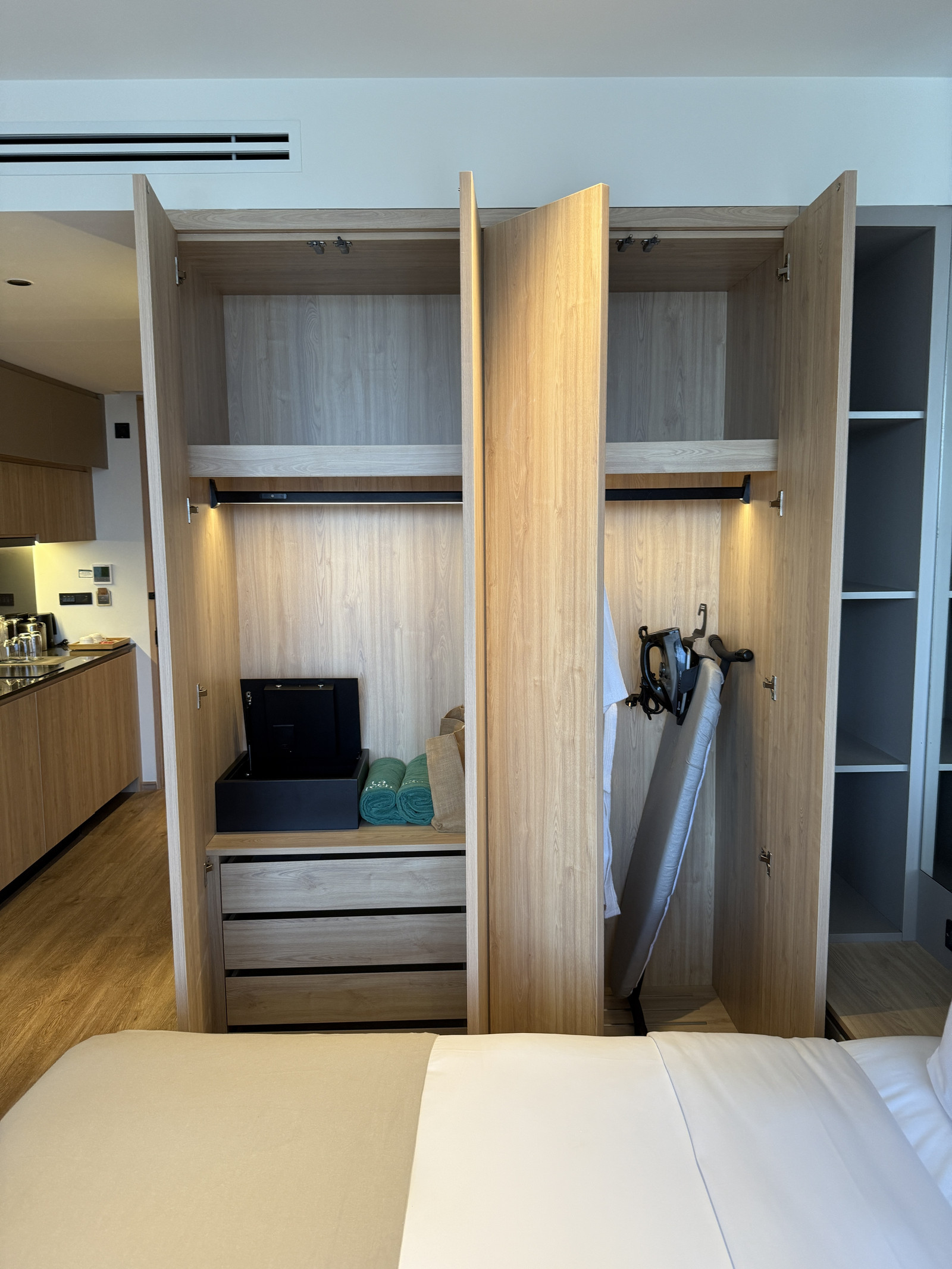 Rare Top-Floor Foreign Freehold Studio Near Layan Beach, Phuket - U5332546 – รูปที่ 3