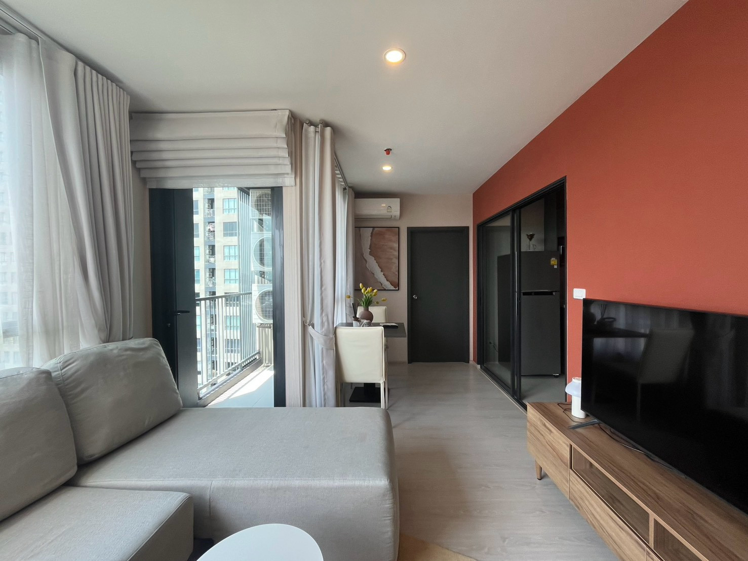Condo for rent, Udomsuk location, beautiful room, wide, good view, ready to move in.