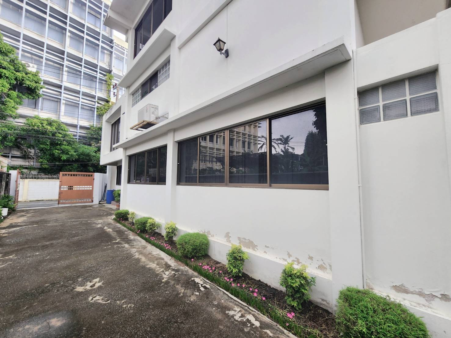 🔥Vายที่ดินพร้อมออฟฟิศ บ้าน🏡168ตร.วา ใกล้สุขุมวิท71เพียง 120ม. เชื่อมเอกมัย12 ใกล้รถไฟฟ้า BTSเอกมัย ห้างDonki Mall  – รูปที่ 4