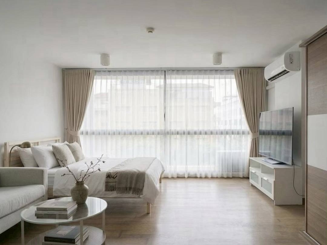 Condo for rent Bangkok Feliz 69 - 2 minutes walk to BTS Phra Khanong. Condo for rent Bangkok Feliz 69 - 2 minutes walk to BTS Phra Khanong.