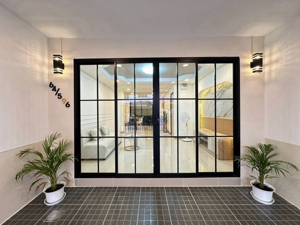 🏡ทาวน์เฮ้าส์สิรารมย์ บางบัวทอง ตกแต่งใหม่พร้อมอยู่ ทำเลเดินทางสะดวก ในงบที่จับต้องได้ – รูปที่ 2