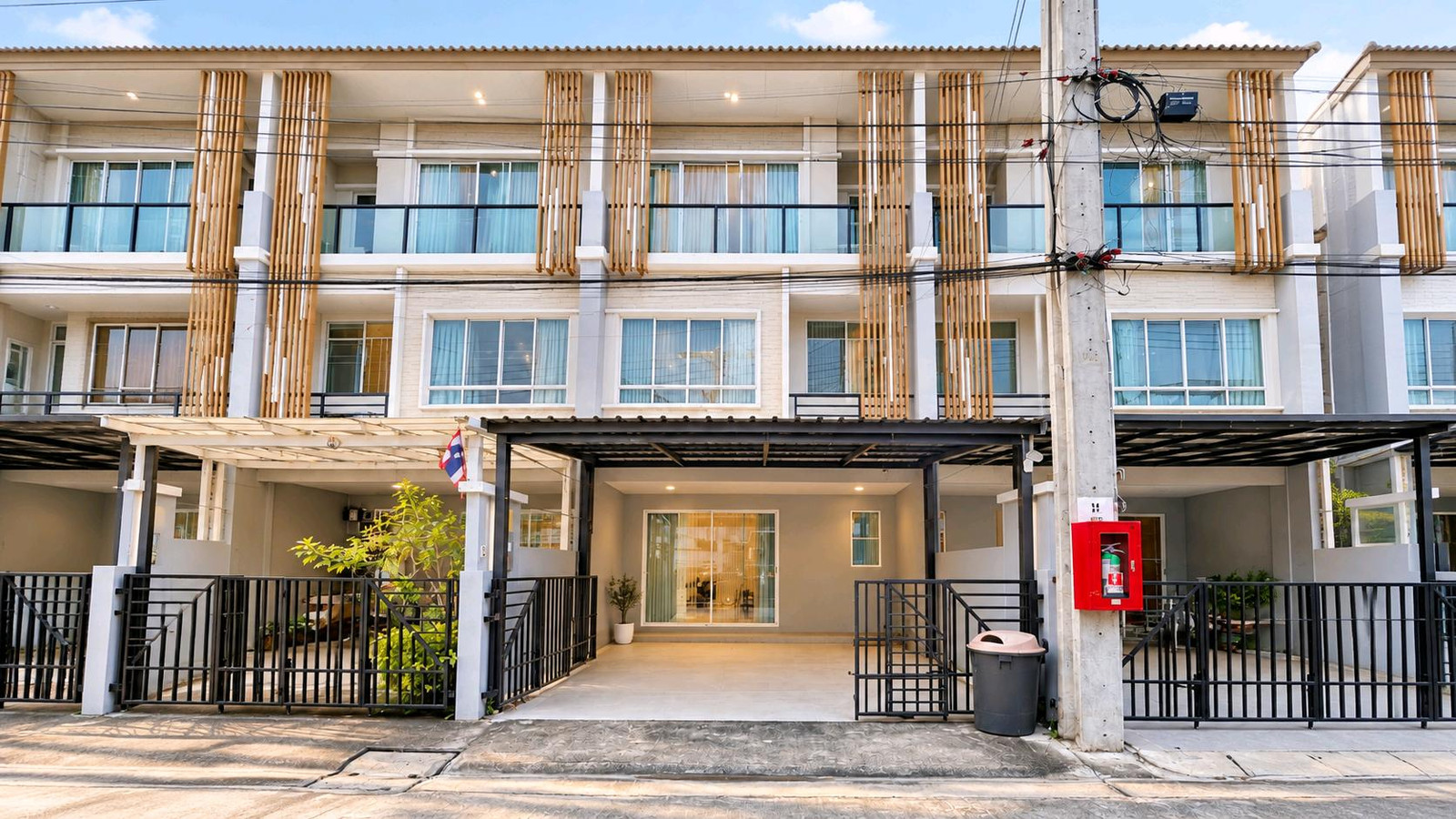 ✨ 3-story townhome for rent near Muang Thong 🚆 MRT Si Rat, only 400 meters 💰 Rent 20,000 baht/month ✨ ✨ 3-story townhome for rent near Muang Thong 🚆 MRT Si Rat, only 400 meters 💰 Rent 20,000 baht/month ✨