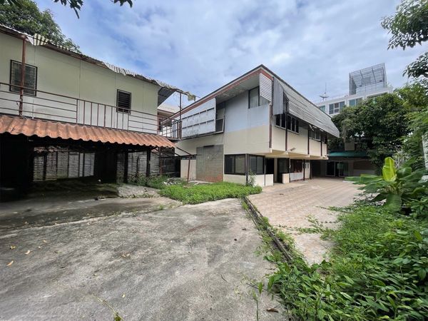 Thonglor land for sale / rent near BTS Thonglor 196 sq.w prime location suitable for luxury residential or high-end development 