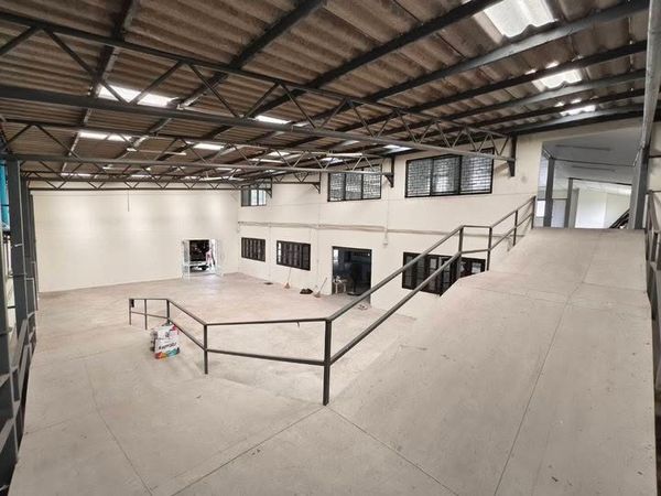 For Rent, 📦 2-STOREY WAREHOUSE 📐 Usable Area: 600 sq.m. 🚛 10-Wheel Truck Accessible📍 Chaloem Phra Kiat Ratchakan Thi 9 Road, Prawet, Bangkok
