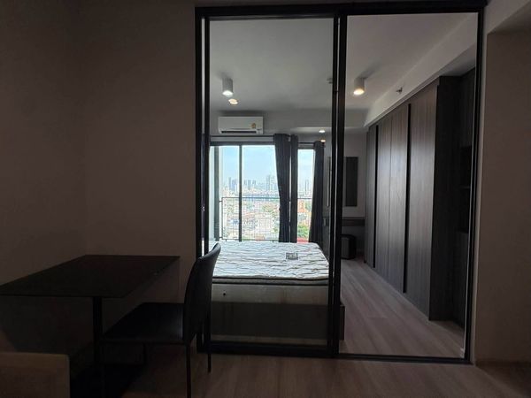 🏙️ For rent Ideo Ratchada-Sutthisan ✨ Room with open view, private | Fully furnished | Ready to move in 1 bedroom | 1 bathroom | 1 kitchen 📐 35 sq m. | 11th floor 🚇 Near MRT Sutthisan, only 450 m.