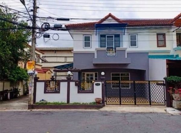 Townhome for rent, K.C. Ramintra 5, near Lotus along Khlong 2, just 3 minutes.