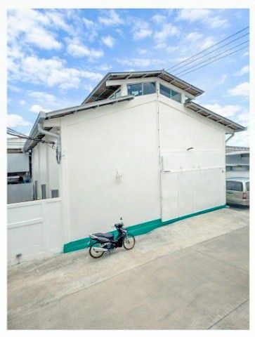 Single-story warehouse for rent MRT the Ministry of Public Health 700m. 70sq.wa. 225sq.m. 1bed 1bath
