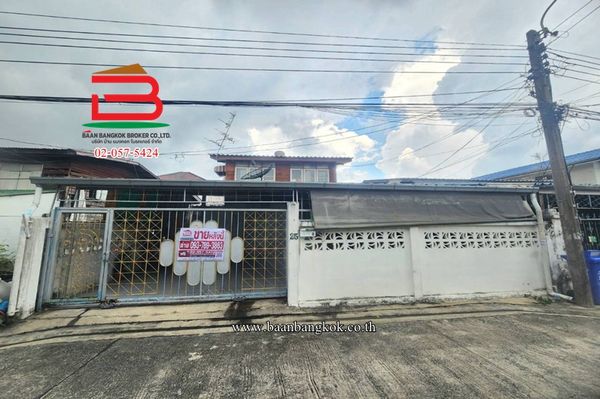 Single house, Soi Ramintra 65, intersection 2-18, area 47 sq m. (near Fashion Island), Tha Raeng Subdistrict, Bang Khen District.