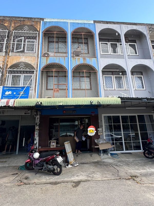 🏢✨ 3-story commercial building for rent, Ramintra 67, 3 bedrooms, 2 bathrooms, good location, near the BTS, near the market, convenient travel, suitable for both living and office use #can register a company 💰 Rent only 15,000 baht/month.