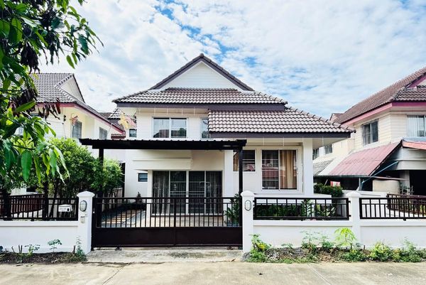 บ้านเดี่ยวหลังใหญ่ ในหมู่บ้านคัทลียา หนองจ๊อม พร้อมเข้าอยู่ ฟรี WiFi  เฟอร์และเครื่องใช้ไฟฟ้าครบ 