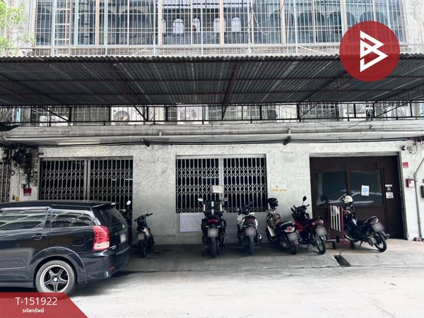 Commercial building for sale, 3 units, 5 floors, Soi Charoen Nakhon 49, Bangkok, near BTS Krung Thonburi.