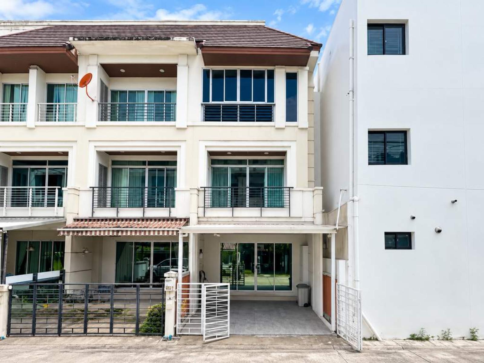 บ้านกลางกรุง เดอะ รอยัล เวียนนา รัชวิภา - รัชดาภิเษก / 3 ห้องนอน (ขาย), Baan Klang Krung The Royal Vienna Ratchavipa - Ratchadaphisek / 3 Bedrooms (FOR SALE) PALR007 บ้านกลางกรุง เดอะ รอยัล เวียนนา รัชวิภา - รัชดาภิเษก / 3 ห้องนอน (ขาย), Baan Klang Krung The Royal Vienna Ratchavipa - Ratchadaphisek / 3 Bedrooms (FOR SALE) PALR007