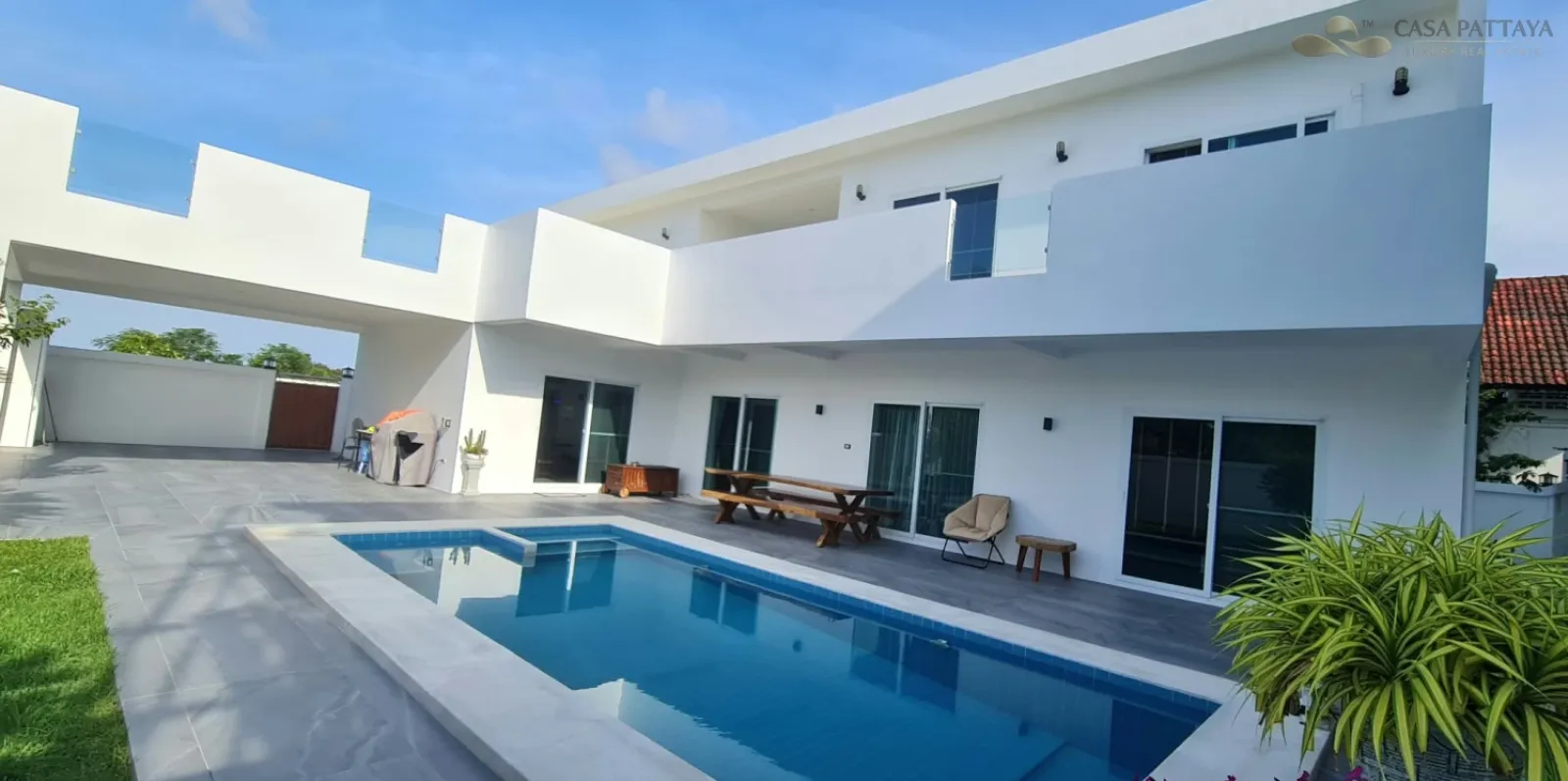 Pool Villa for Sale in Huay Yai (Soi Chaknook 19) Pool Villa for Sale in Huay Yai (Soi Chaknook 19)