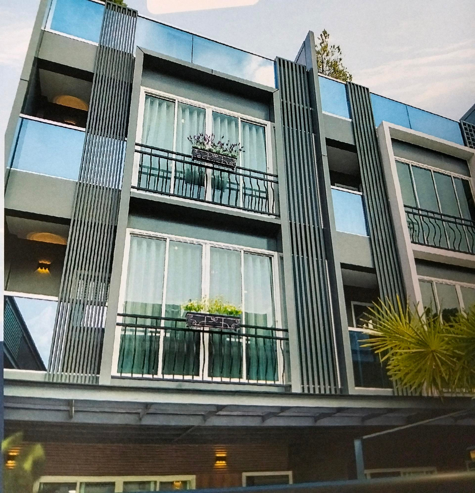 Urgent sale💥 Luxurious 3-story townhome for sale with Roof in the heart of Don Mueang. Opposite the airport
