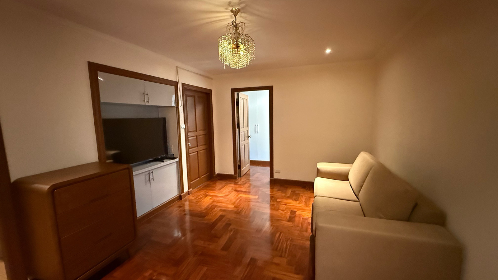 Apartment in Thonglor area, 70 square meters, 20,000 baht Apartment in Thonglor area, 70 square meters, 20,000 baht