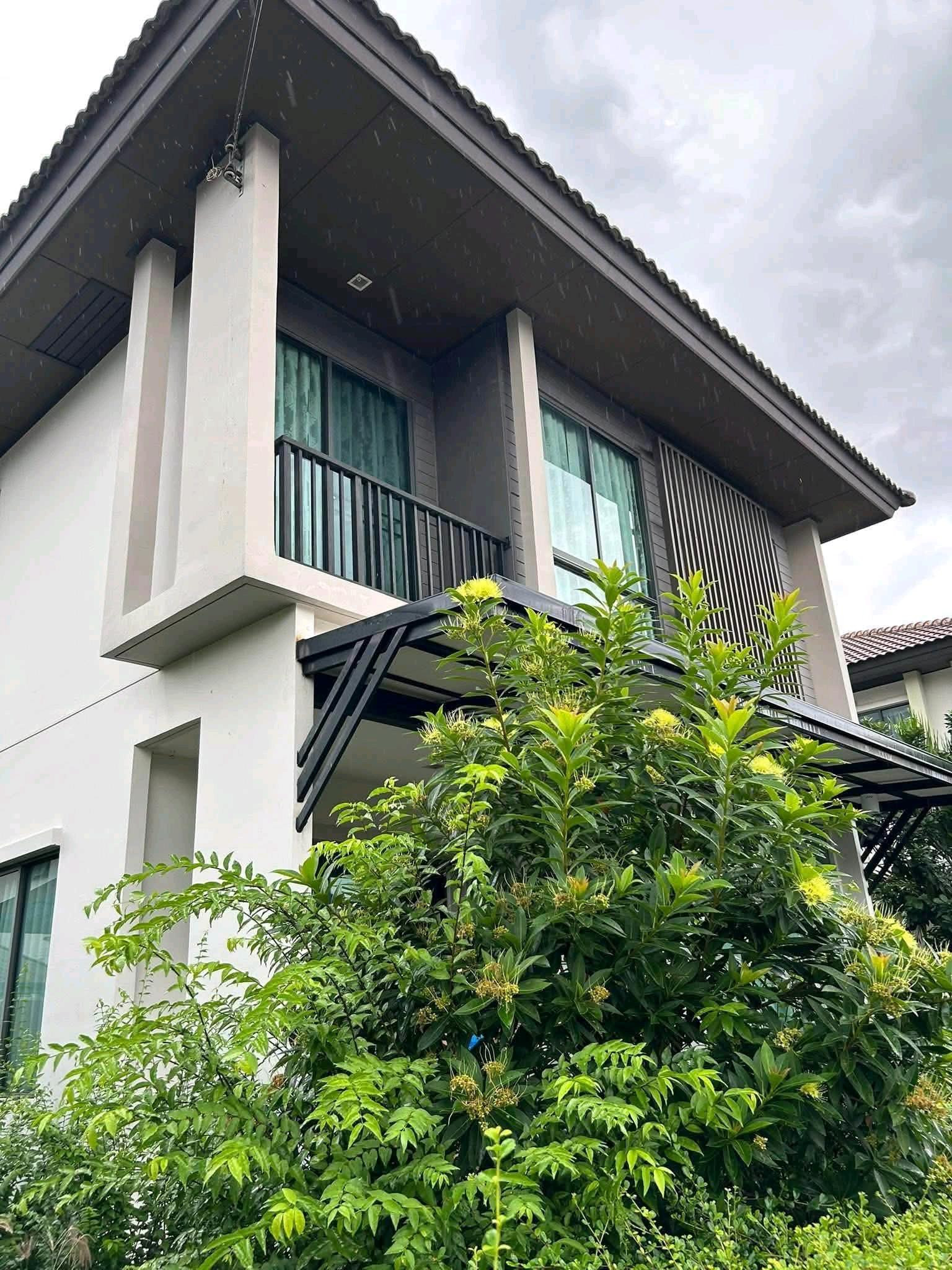 🔥🔥 HOT 🔥🔥 บ้านเดี่ยวพร้อมอยู่ 28,000 บาท/เดือน 🏡 Habitia Orbit หทัยราษฎร์ 💰 ค่าเช่า 28,000 บาท/เดือน ✅ รวมค่าส่วนกลาง + ดูแลสวนทุกเดือน  – รูปที่ 2