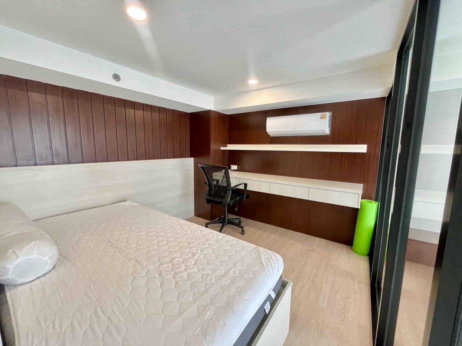 Pets allowed, very large room, 2 floors 🐶🐱 Origin Plug&Play E22 Station✨ Pets allowed, very large room, 2 floors 🐶🐱 Origin Plug&Play E22 Station✨