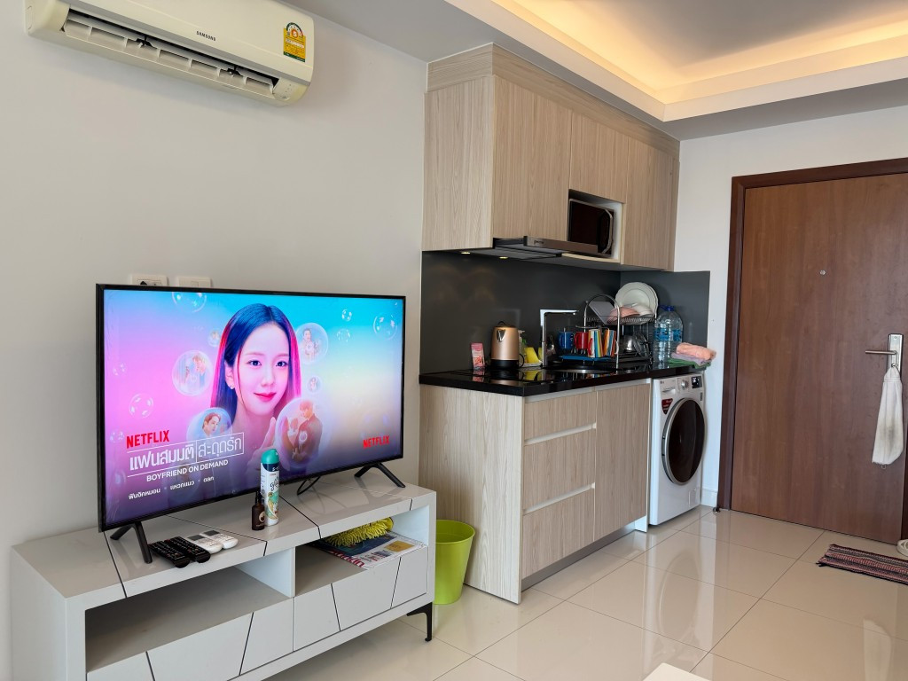 Pattaya Condo for Sale, Laguna Beach Resort 2, Fully Furnished.