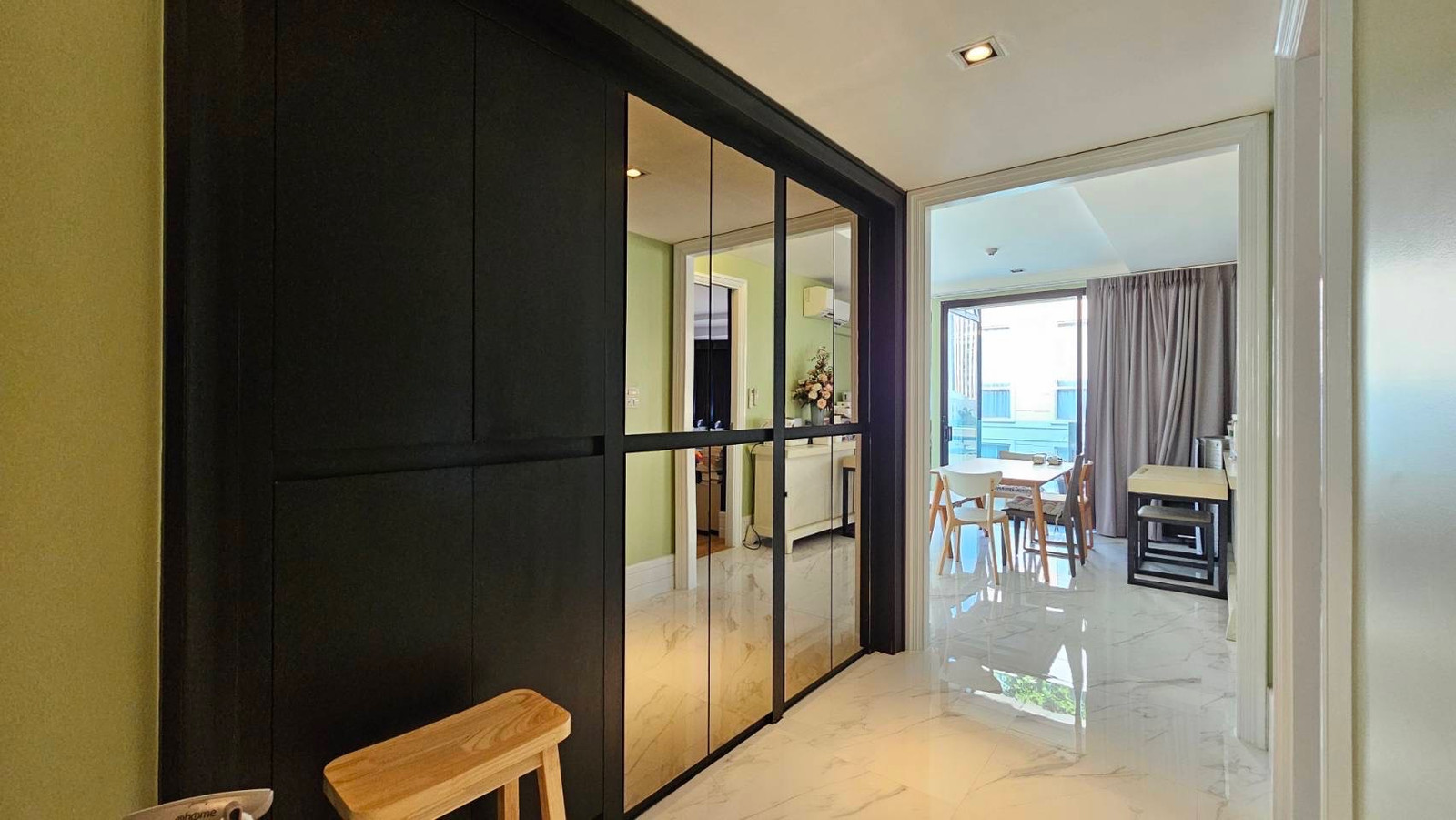 Spacious Top-Floor Executive 2BR/2BA @ O2 Hip Ploenchit (95 sq.m.) – รูปที่ 4
