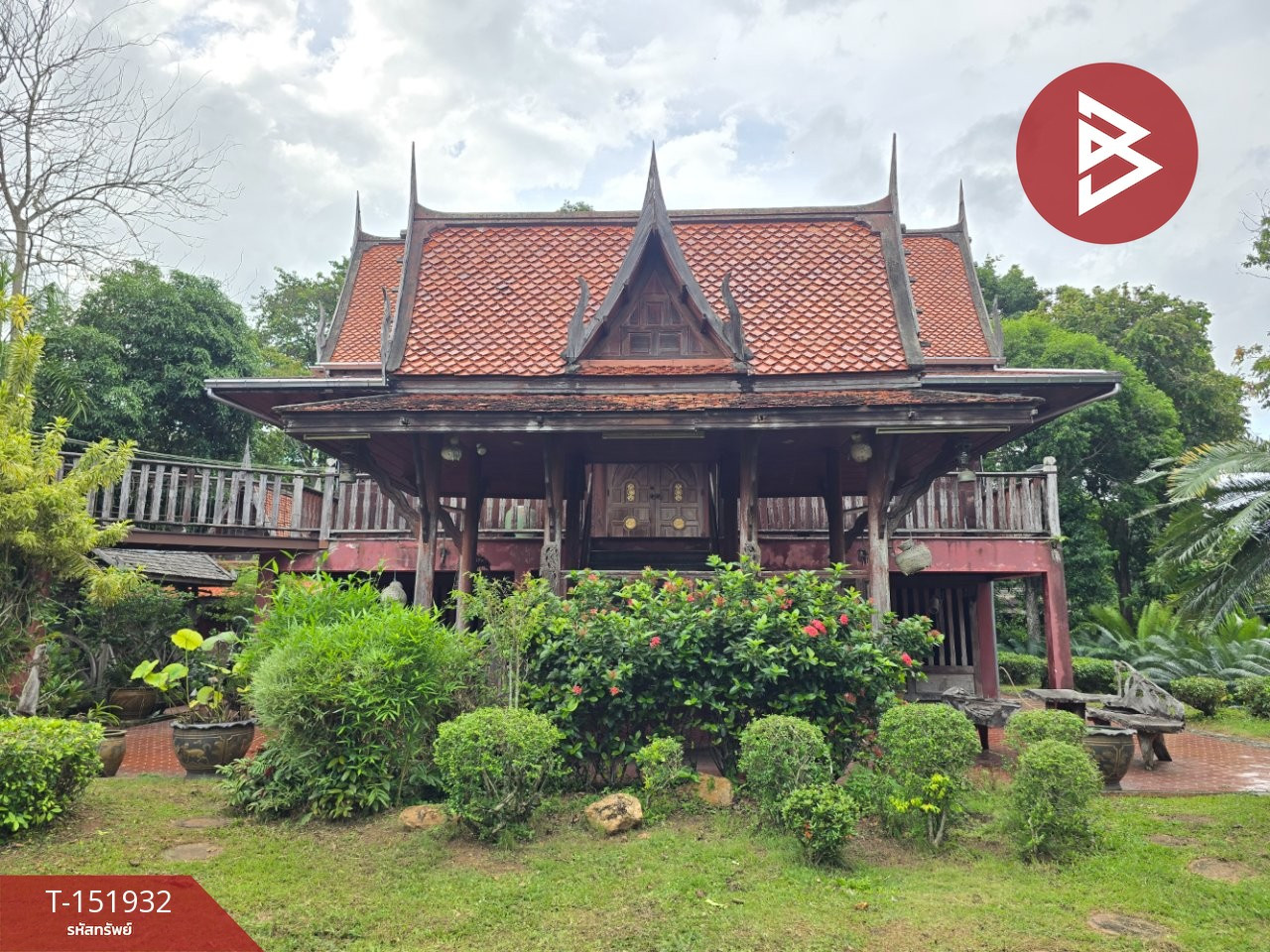 Thai house for sale with land, area 4 rai 68 sq m, Klaeng, Rayong.