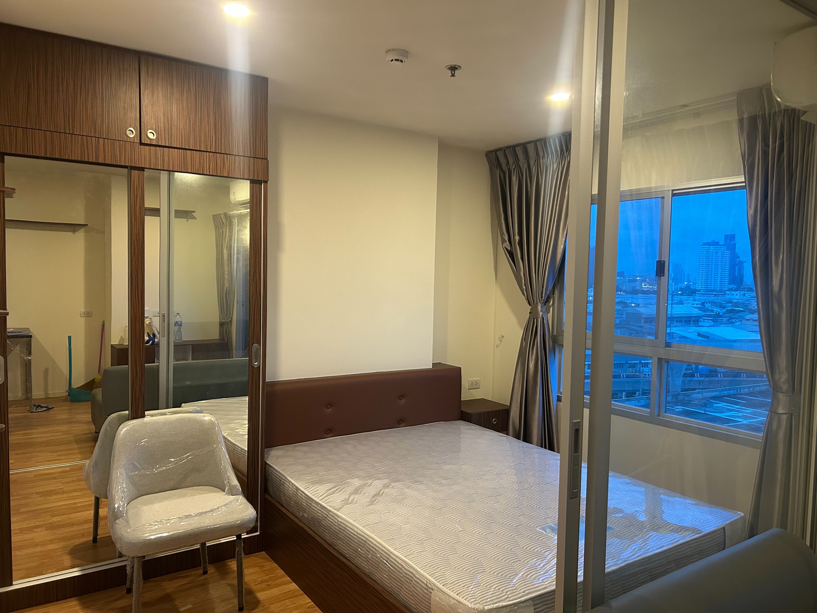 For rent, LPN Place Suksawat-Rama 2 ✨ Edge room, 11th floor, size 22.10 sq m, 1 bedroom | City view | Ready to move in