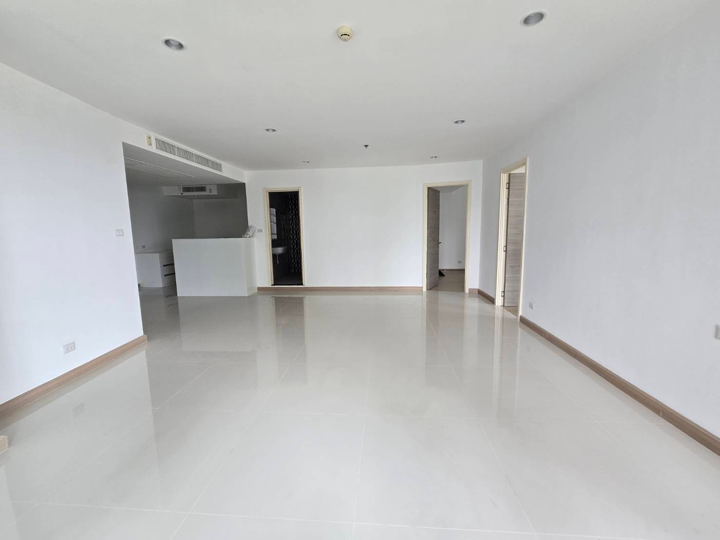For Rent 2 bed Supalai Riva Grande, area 142 sq.m., many rooms to choose from. For Rent 2 bed Supalai Riva Grande, area 142 sq.m., many rooms to choose from.