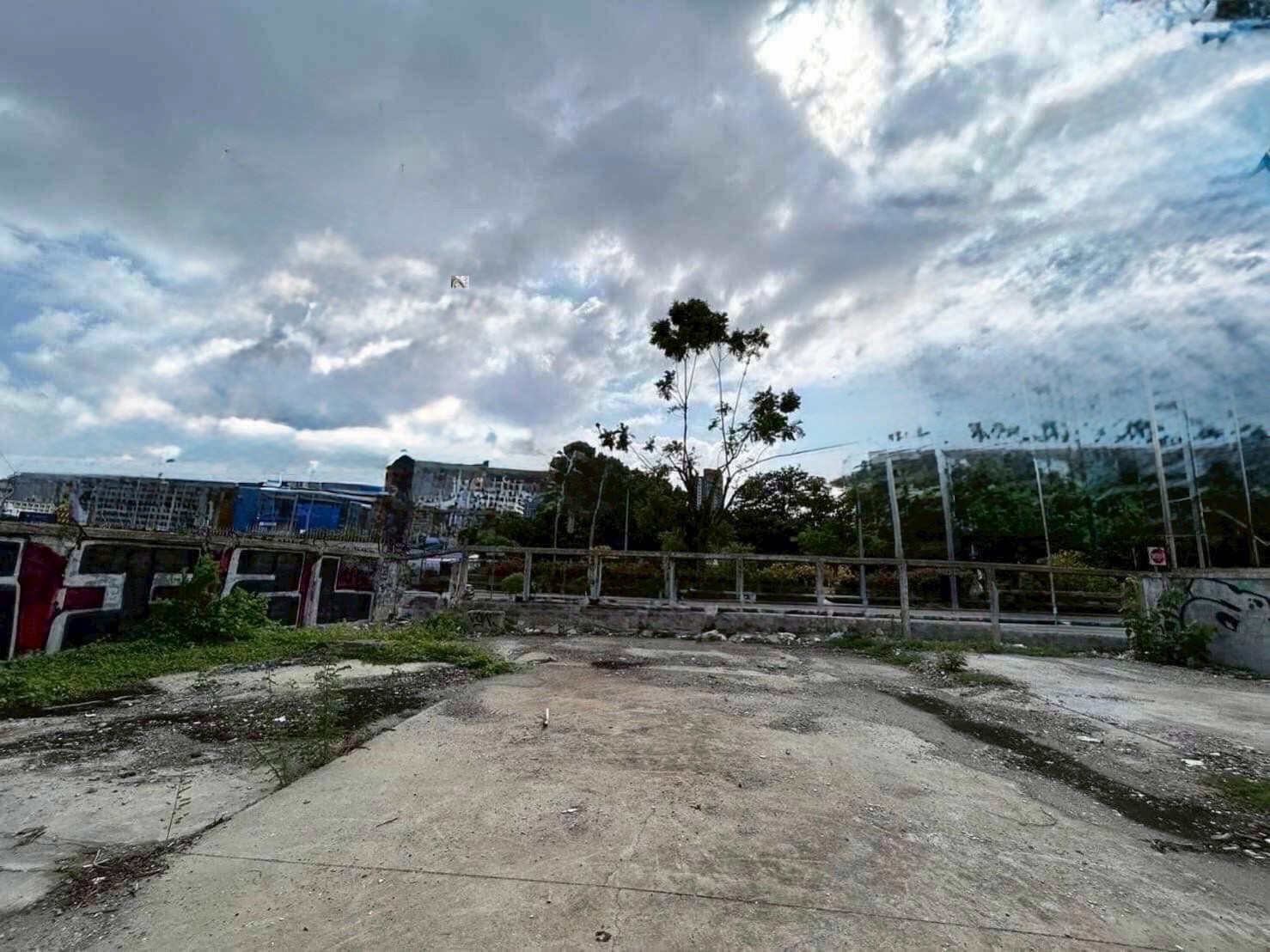 Freehold Land for Sale and Rent in Sathorn CBD with Main Road Frontage, 264 sq.w. Near BTS Chong Nonsi Freehold Land for Sale and Rent in Sathorn CBD with Main Road Frontage, 264 sq.w. Near BTS Chong Nonsi