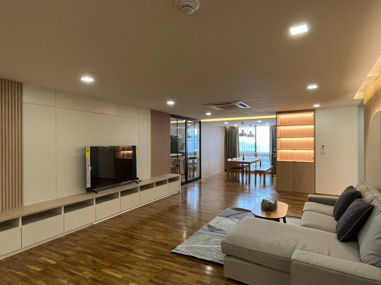 Pet-friendly condo 3 beds 1 office room 3 bathrooms for rent Pet-friendly condo 3 beds 1 office room 3 bathrooms for rent