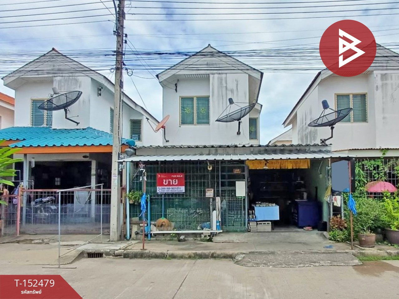 Single house for sale, area 21 square wah, Eua-Athorn Chedi Hak Village, Ratchaburi. Single house for sale, area 21 square wah, Eua-Athorn Chedi Hak Village, Ratchaburi.