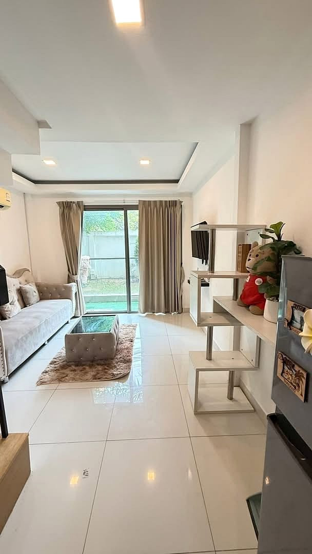 Loft Style Pattaya Condo for Sale, Laguna Beach Resort 2, Sale with Tenant.