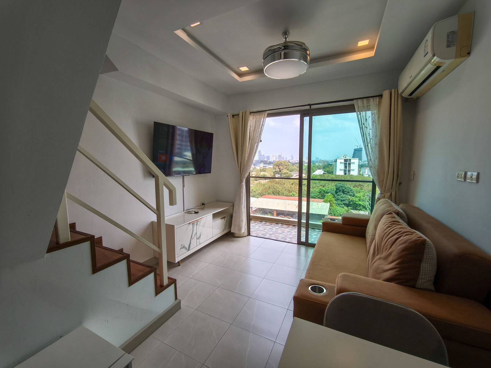 Loft Style Condo Pattaya for Sale Laguna Beach Resort 2, Thai name.
