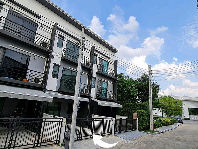 For rent, 3-story townhome ✨ Baan Klang Muang Ratchaphruek - Rattanathibet, 3-story townhome, size 24 sq m. • Usable area approximately 145 sq m. • 3 bedrooms | 3 bathrooms • Parking for 2 cars in the house • Fully furnished Ready to move in immediately
For rent, 3-story townhome ✨ Baan Klang Muang Ratchaphruek - Rattanathibet, 3-story townhome, size 24 sq m. • Usable area approximately 145 sq m. • 3 bedrooms | 3 bathrooms • Parking for 2 cars in the house • Fully furnished Ready to move in immediately