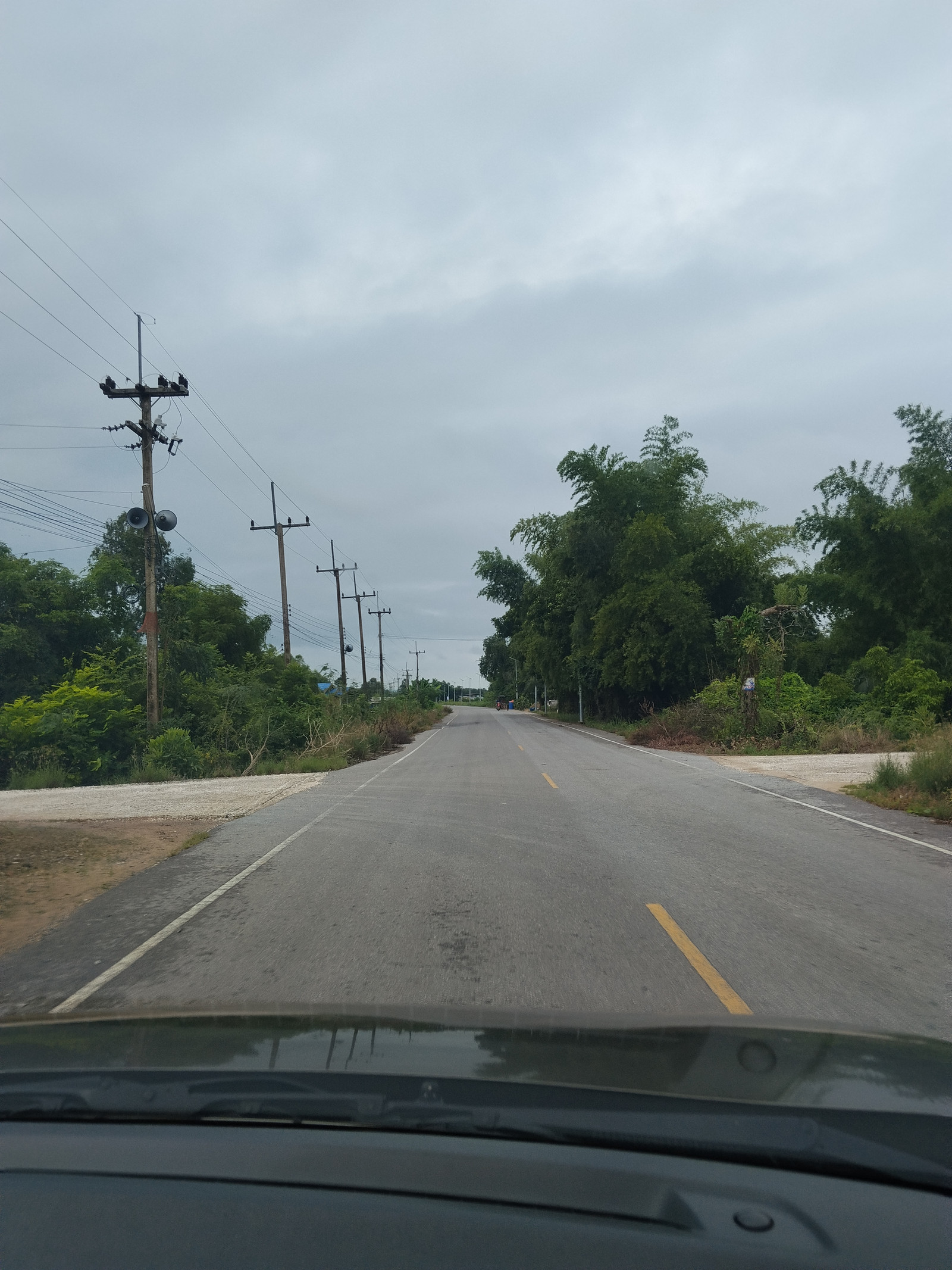 25 rai of land next to a paved road, easy entry and exit, electricity, water, internet, Red Garuda, ready to transfer. – รูปที่ 3