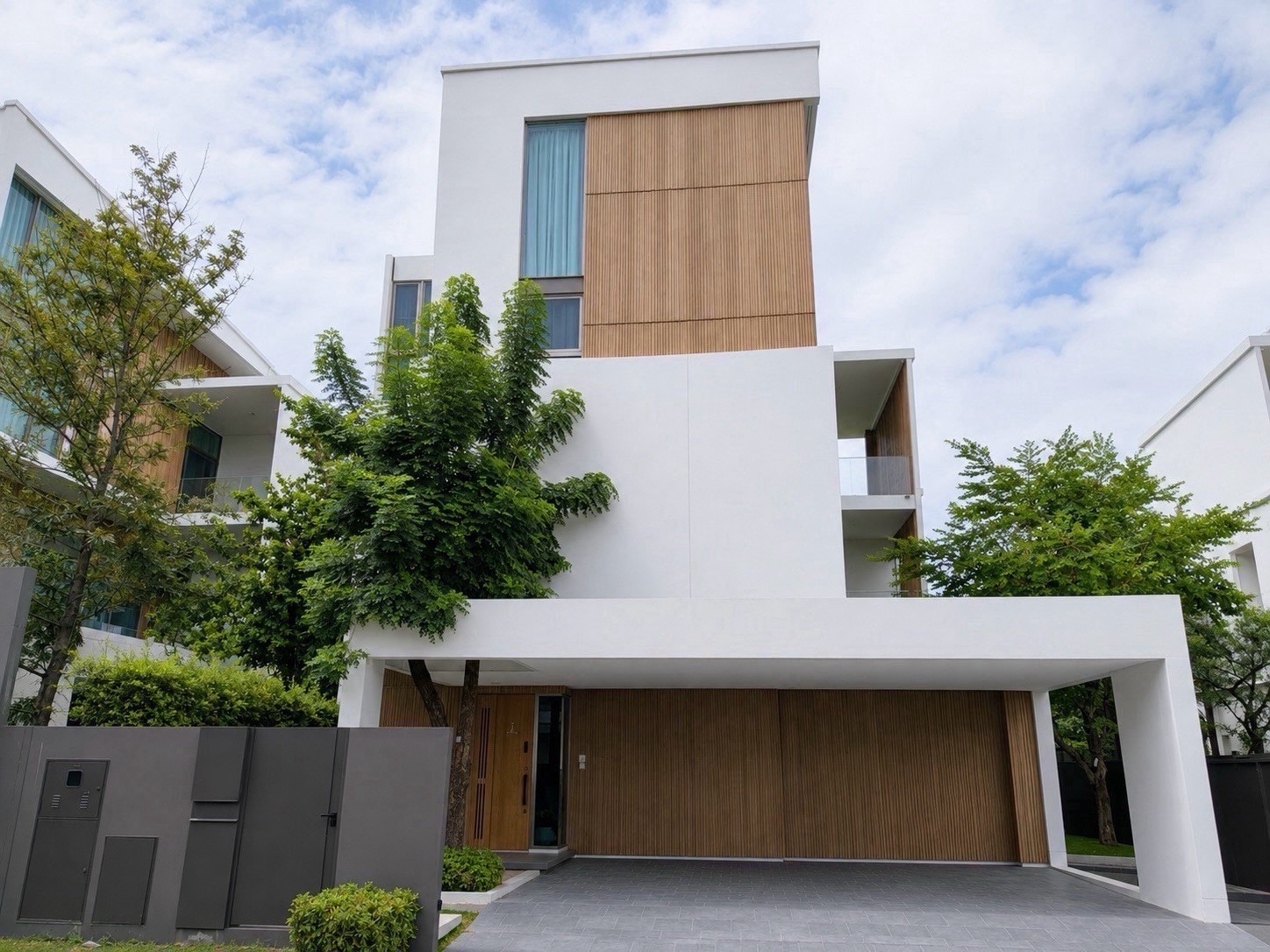 VIVE Rama 9 – Krungthep Kreetha | FOR RENT/350sqm./3B4B/THB 250,000 VIVE Rama 9 – Krungthep Kreetha | FOR RENT/350sqm./3B4B/THB 250,000