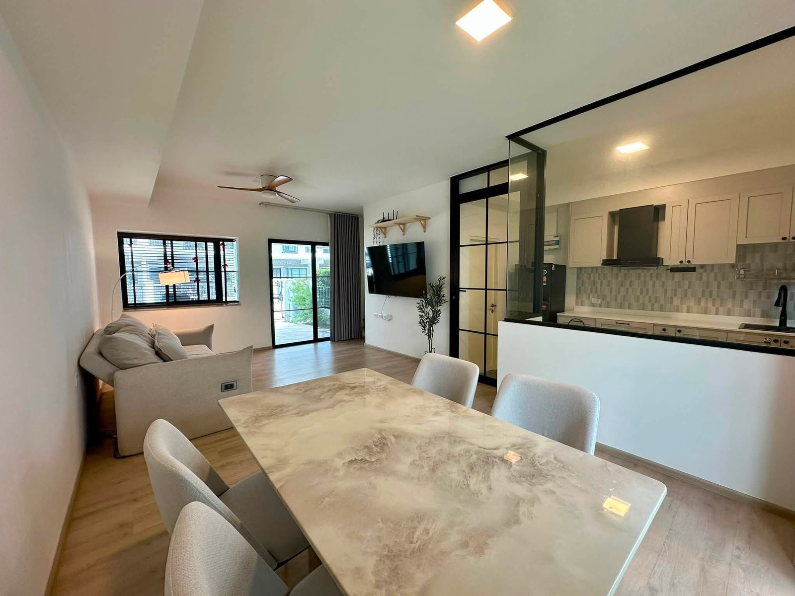 Townhome For Rent : Villaggio 3 Srinakarin-Bangna 2 bedrooms, 3 bathrooms|Near Mega / SISB / TSIS Townhome For Rent : Villaggio 3 Srinakarin-Bangna 2 bedrooms, 3 bathrooms|Near Mega / SISB / TSIS
