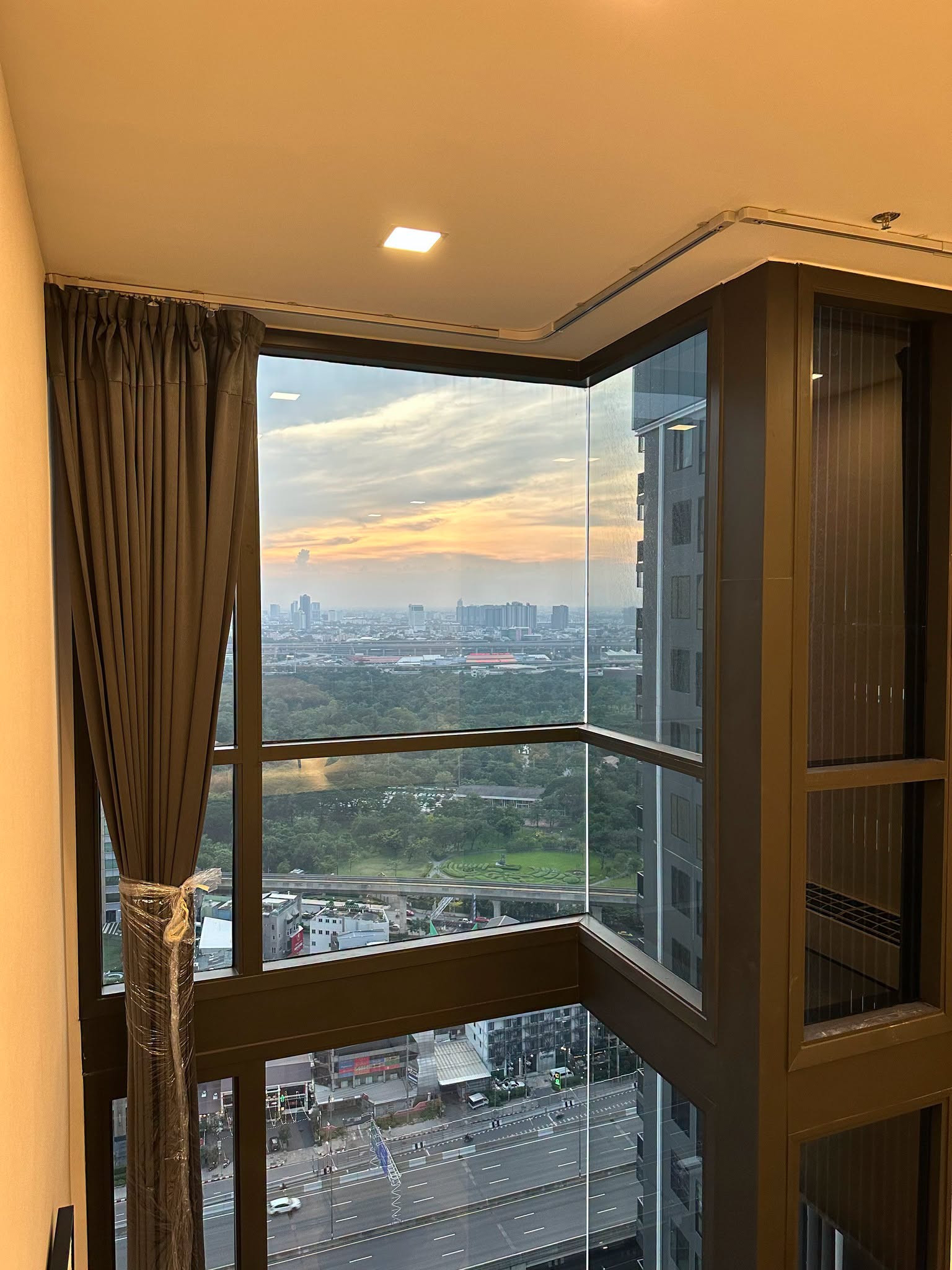 ให้เช่า The Privacy Jatujak | 1 Bedroom 48 ตร.ม. ชั้นสูง |ใกล้ MRT พหลโยธิน, Central Ladprao และ Union Mall ให้เช่า The Privacy Jatujak | 1 Bedroom 48 ตร.ม. ชั้นสูง |ใกล้ MRT พหลโยธิน, Central Ladprao และ Union Mall