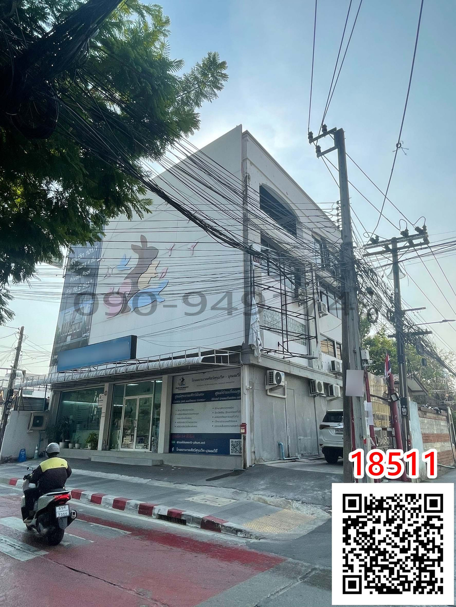 เช่า อาคารพาณิชย์ขนาดใหญ่ 3 ชั้นครึ่ง ตั้งอยู่มุมปุณณวิถี 20 (ซอยสุขุมวิท 101/1) ใกล้ BTS ปุณณวิถี 