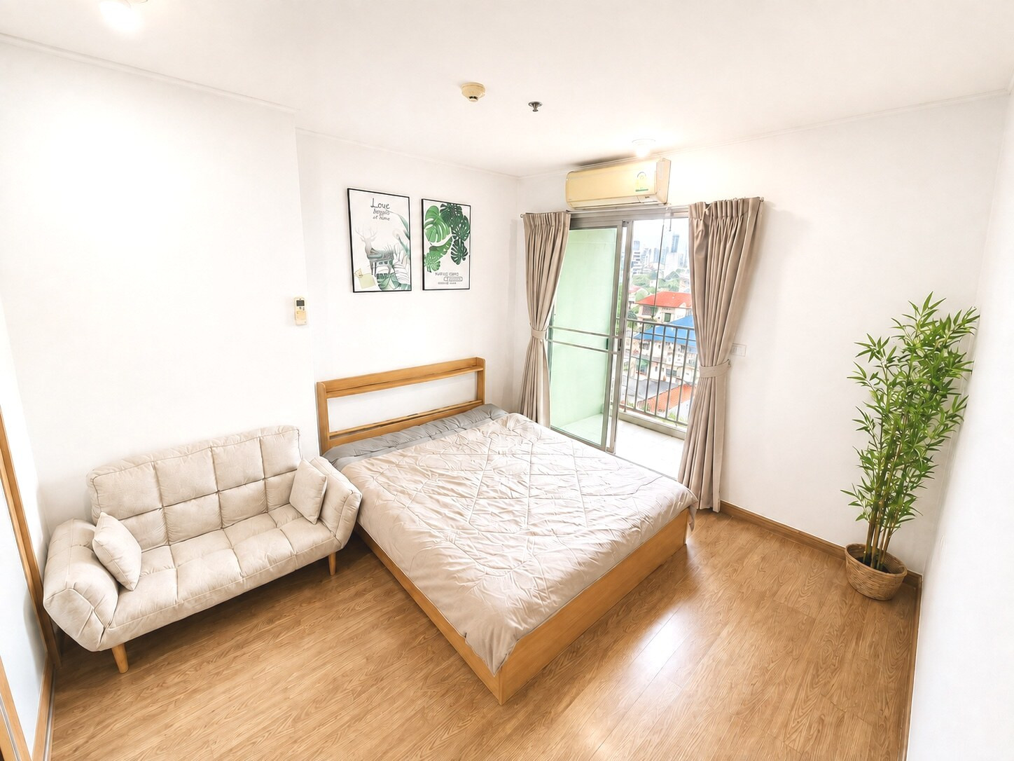 Condo for sale U Delight Jatujak Station near BTS Mo Chit and MRT Chatuchak Park. Condo for sale U Delight Jatujak Station near BTS Mo Chit and MRT Chatuchak Park.