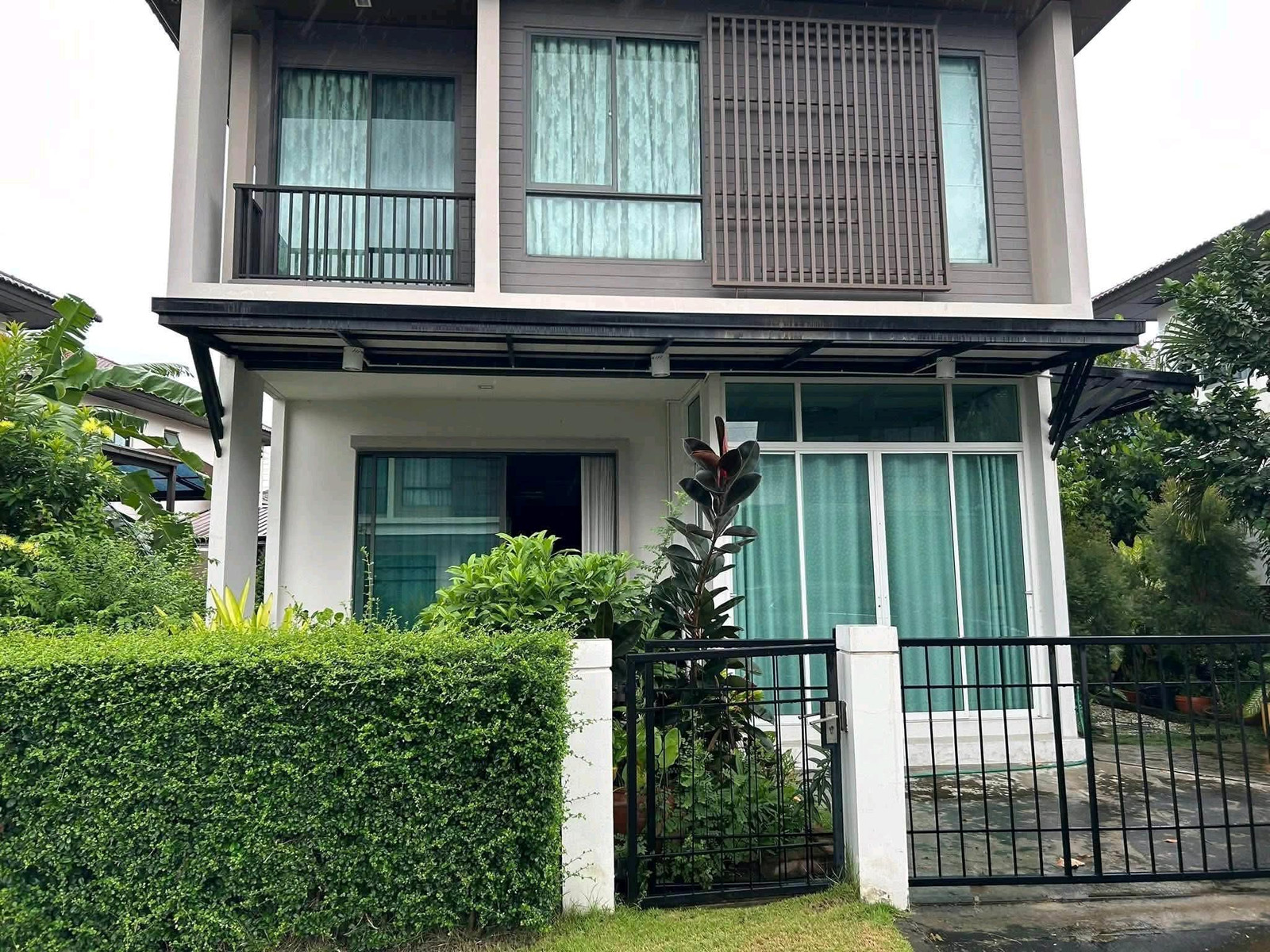 🔥🔥 HOT 🔥🔥 Single house ready to move in 28,000 baht/month 🏡 Habitia Orbit Hathairat 💰 Rent 28,000 baht/month ✅ Includes common fees + garden maintenance every month. 🔥🔥 HOT 🔥🔥 Single house ready to move in 28,000 baht/month 🏡 Habitia Orbit Hathairat 💰 Rent 28,000 baht/month ✅ Includes common fees + garden maintenance every month.