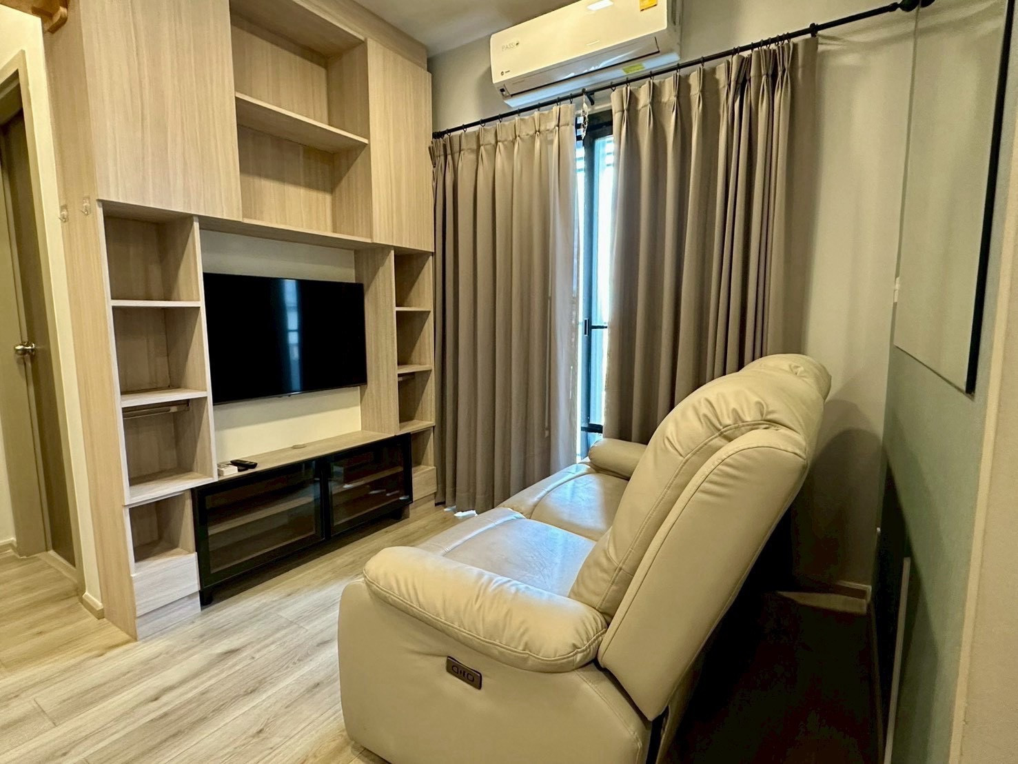 🐶🐱 PET FRIENDLY | Big room 19,000 baht/month 🐈 For rent METRIS LADPRAO (Metris Ladprao 8) 🚆 only 250 m. from MRT Phahon Yothin, near Central 🐶🐱 PET FRIENDLY | Big room 19,000 baht/month 🐈 For rent METRIS LADPRAO (Metris Ladprao 8) 🚆 only 250 m. from MRT Phahon Yothin, near Central
