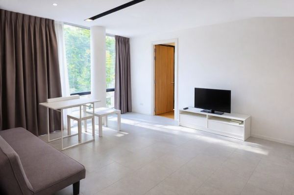 Central Embassy 325m. BTS PhloenChit 320m. 35% Discount Soi NaiLert 1Bed Condo 1Bath at The Nest Ploenchit Corner Unit on the 2nd Floor 41