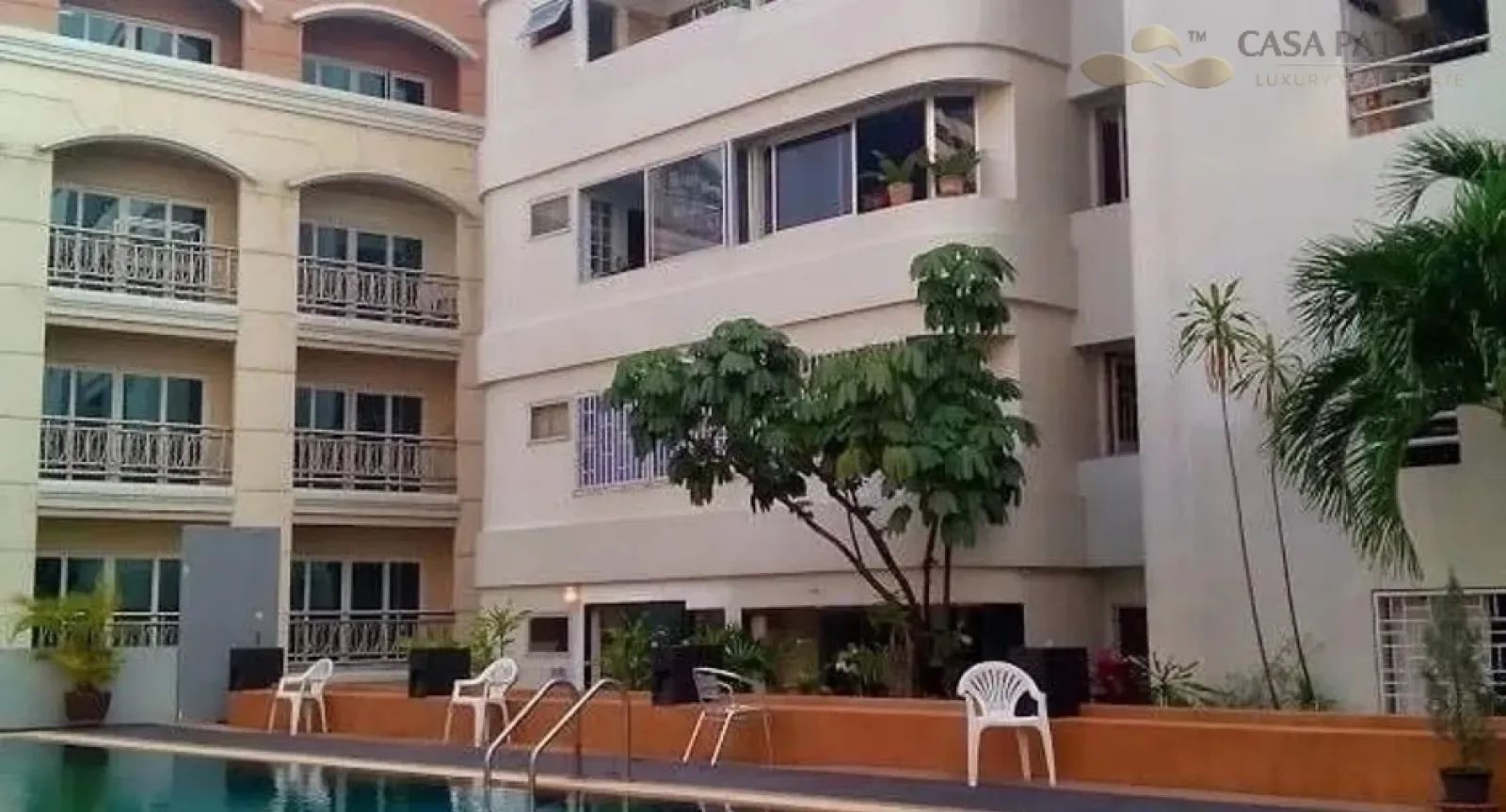 URGENT! Condo for sale at Pattaya Beach Condo, prime location in Central Pattaya.