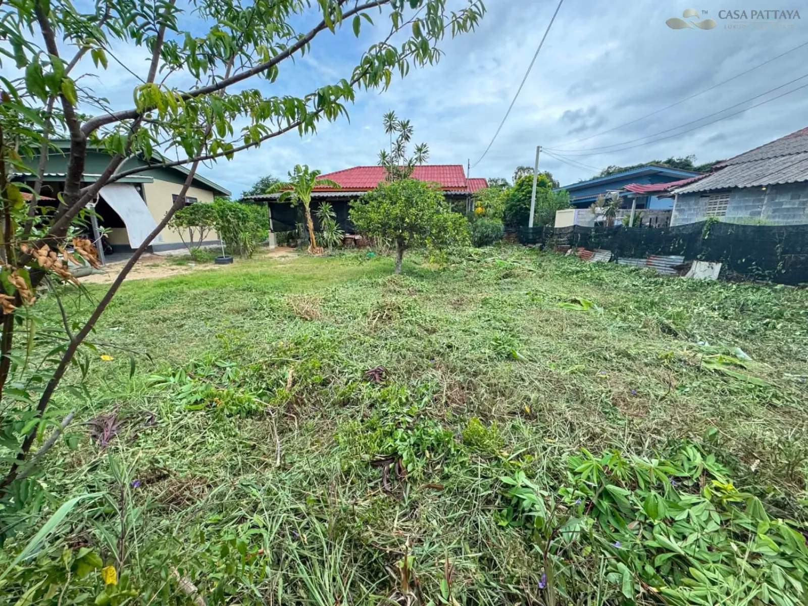 Land with House for Sale - Railway Parallel Road (Pattaya-Bypass 2) Land with House for Sale - Railway Parallel Road (Pattaya-Bypass 2)