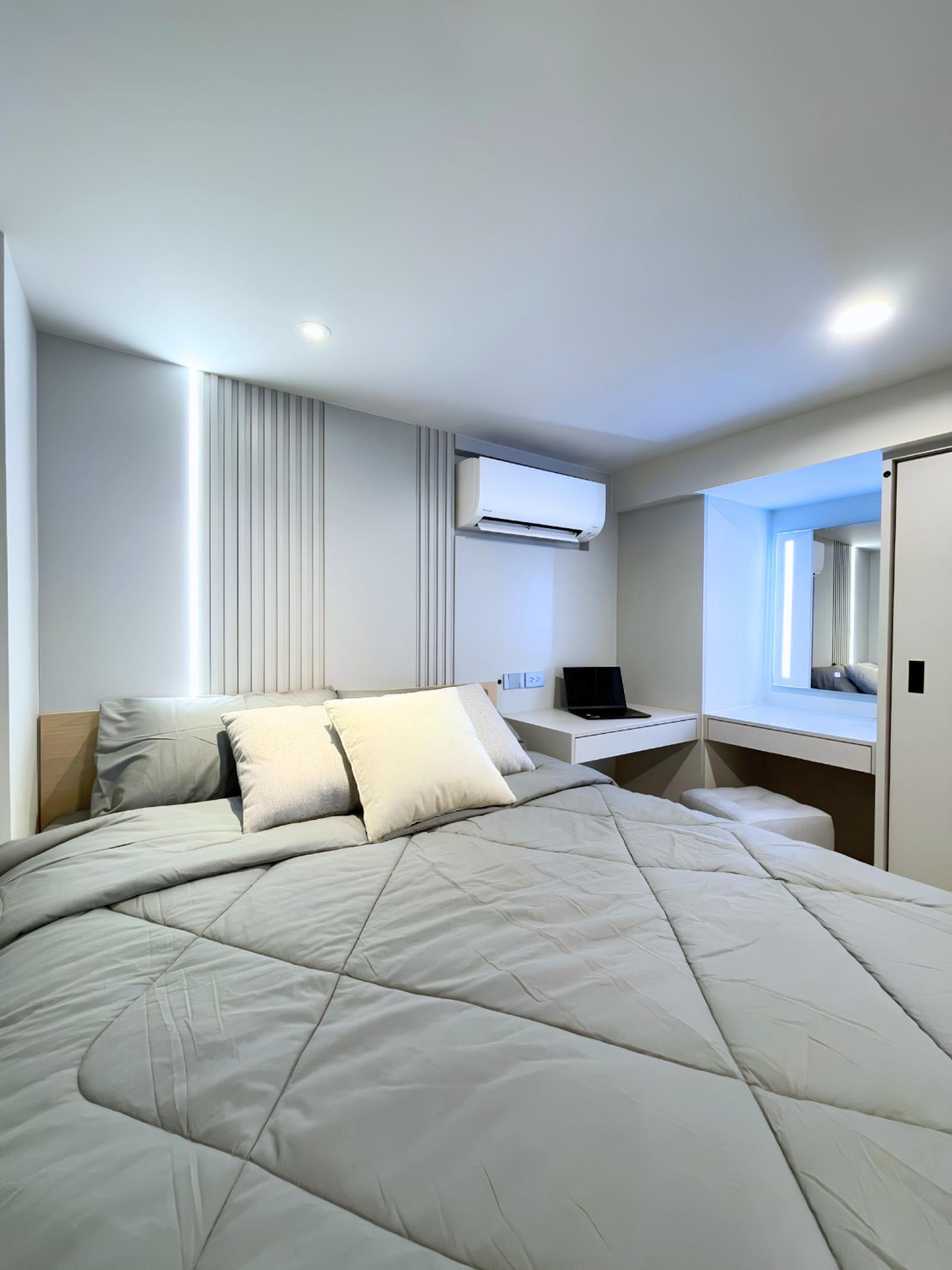 Culture Chula【𝐑𝐄𝐍𝐓】The design has a Japanese Contemporary feel; adding wooden furniture instantly creates the perfect atmosphere. Contact Line ID: @hacondo